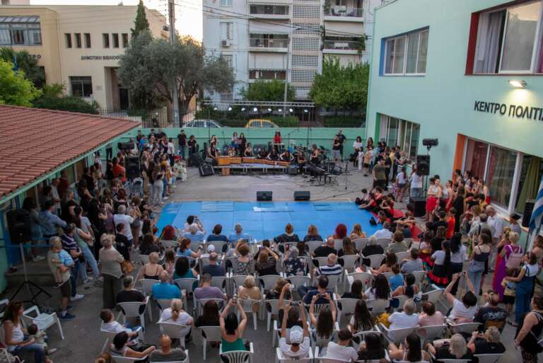 Γιώργος Ιωακειμίδης Δήμαρχος Νίκαιας – Αγ. Ι. Ρέντη: Σας ευχαριστούμε που με το δικό σας μοναδικό τρόπο βγάλατε τον καλλιτέχνη που όλοι κρύβουμε μέσα μας Γιώργος Ιωακειμίδης Δήμαρχος Νίκαιας – Αγ. Ι. Ρέντη: Σας ευχαριστούμε που με το δικό σας μοναδικό τρόπο βγάλατε τον καλλιτέχνη που όλοι κρύβουμε μέσα μας