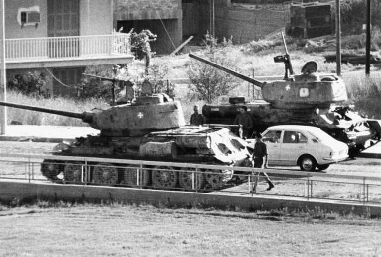 Σαν σήμερα: 15 Ιουλίου 1974 η Χούντα των Αθηνών δίνει την εντολή για τη προδοσία της Κύπρου Σαν σήμερα: 15 Ιουλίου 1974 η Χούντα των Αθηνών δίνει την εντολή για τη προδοσία της Κύπρου