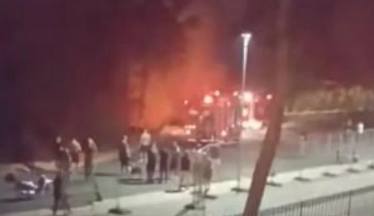 Νεκρός οπαδός της ΑΕΚ στα άγρια επεισόδια που προκάλεσαν χούλιγκανς της Ντιναμό Ζάγκρεμπ στη Νέα Φιλαδέλφεια Νεκρός οπαδός της ΑΕΚ στα άγρια επεισόδια που προκάλεσαν χούλιγκανς της Ντιναμό Ζάγκρεμπ στη Νέα Φιλαδέλφεια