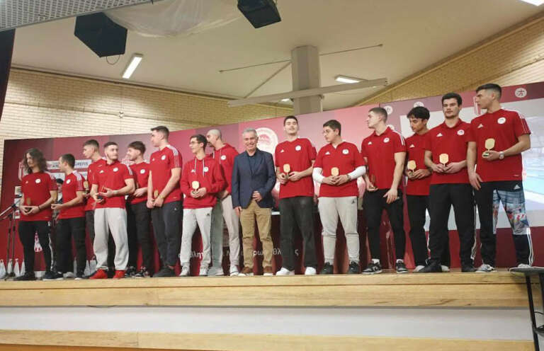 Βράβευση Δήμου Νίκαιας-Αγ.Ι. Ρέντη για την προσφορά του στις Ακαδημίες του ερασιτέχνη Ολυμπιακού