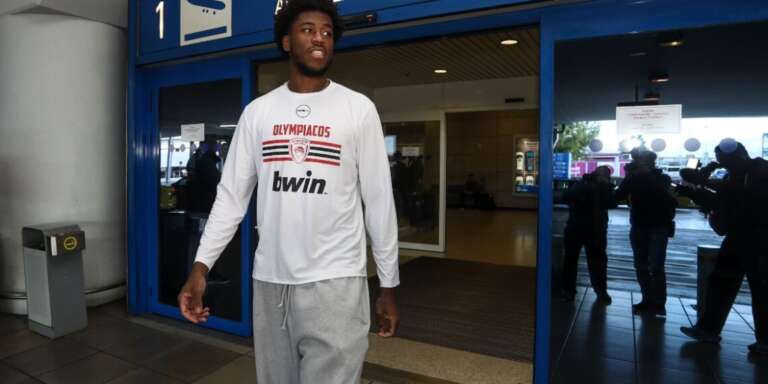 Εφτασε στον Πειραιά ο Ράιτ. Δήλωσε αποφασισμένος και έτοιμος να προσφέρει στον Ολυμπιακό