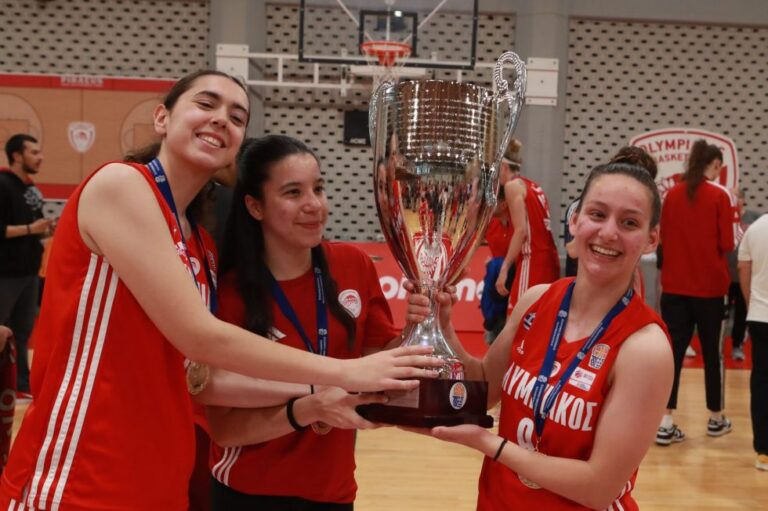 Ολυμπιακός – Παναθηναϊκός 61-45: Τα θρυλικά κορίτσια «καθάρισαν» το «τριφύλλι» και σήκωσαν ξανά το πρωτάθλημα