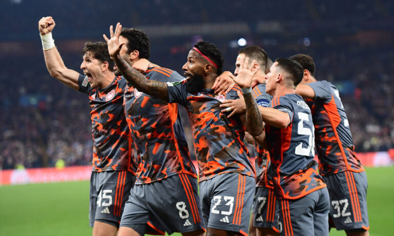 Ιστορική νίκη του Ολυμπιακού! Εφυγε νικητής με 4-2 από την Αστον Βίλα