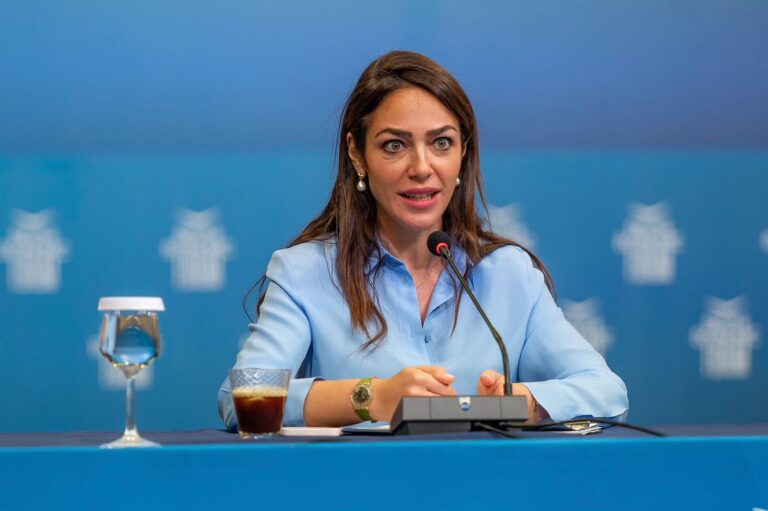 Τη Δευτέρα ξεκινούν οι αιτήσεις για 300.000 επιταγές κοινωνικού  τουρισμού της ΔΥΠΑ.  –  Τι δήλωσε σχετικά η Υπουργός Εργασίας και Κοινωνικής Ασφάλισης Δόμνα Μιχαηλίδου