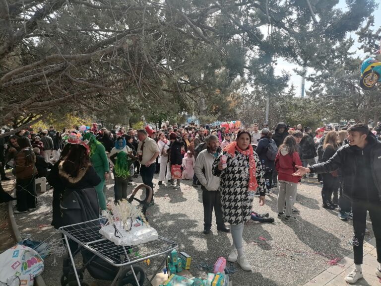 Μια ανεπανάληπτη καρναβαλική παρέλαση στη Νίκαια!